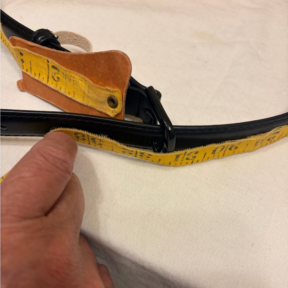 Elegant Black and Tan Women's Belt - Picture 14 of 16
